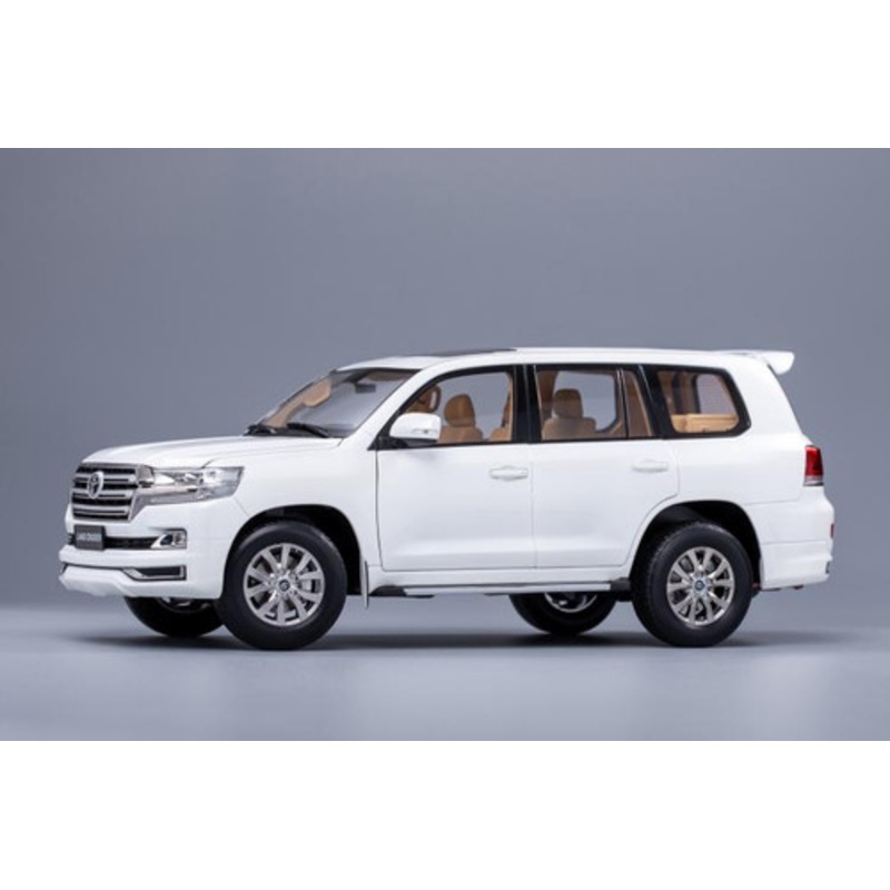 1/18 Toyota Land Cruiser GXR LC200 (White) RHD Diecast Car Model