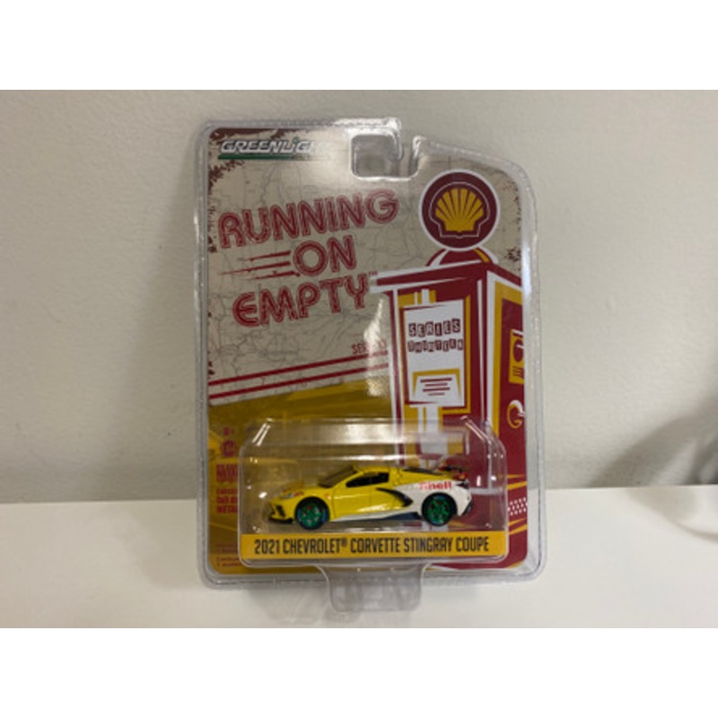 CHASE CAR 2021 Chevrolet Corvette C8 Stingray Coupe "Shell Oil" Yellow and White "Running on Empty" Series 13 1/64 Diecast Model Car by Greenlight