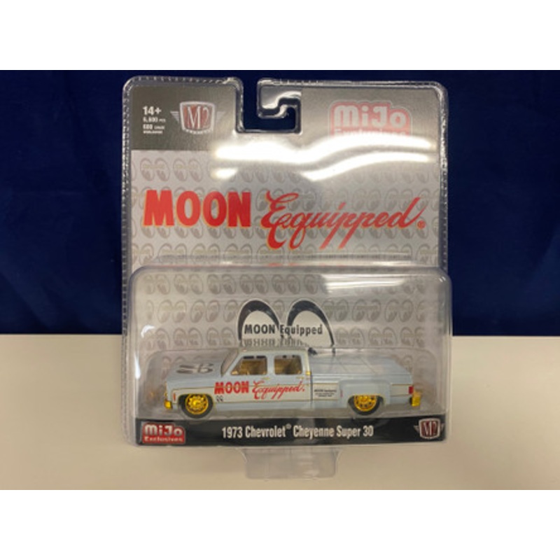 CHASE CAR 1/64 M2 Machines 1973 Chevrolet Cheyenne Super 30 Mooneyes Equipped (Light Blue) Diecast Car Model