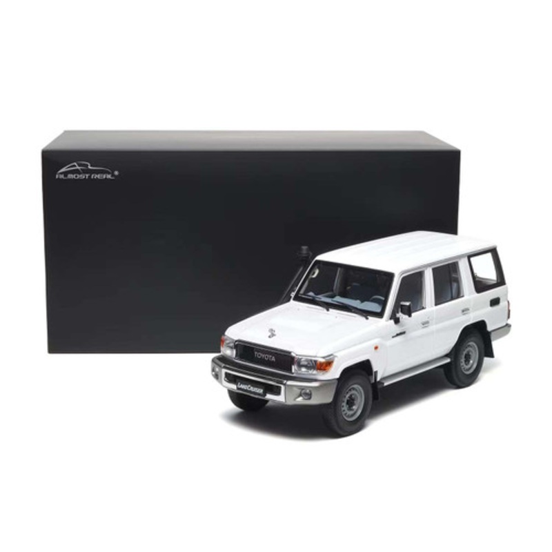 1/18 Almost Real 2017 Toyota Land Cruiser LC76 (White) Car Model