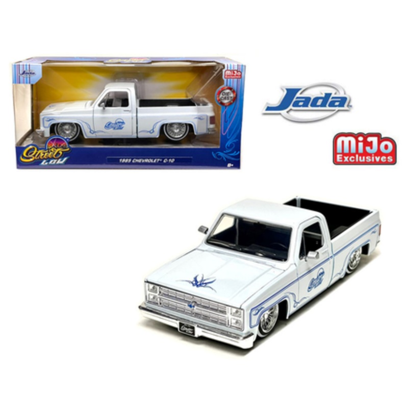 1/24 Jada 1985 Chevrolet C10 Pickup Lowriders (White) Diecast Car Model
