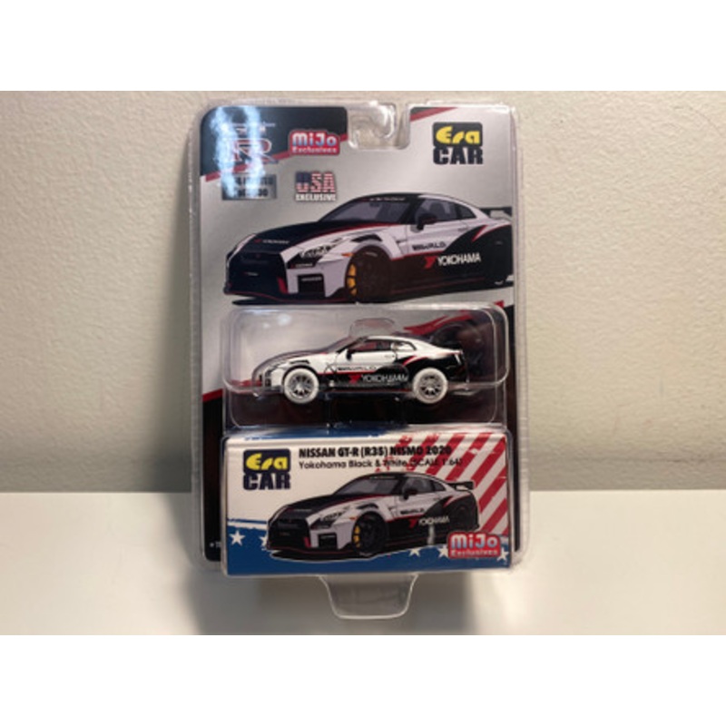 CHASE CAR 1/64 Era Car 2020 Nissan GT-R (R35) Nismo "Yokohama" Black and White with Carbon Top & Red Stripes Diecast Car Model