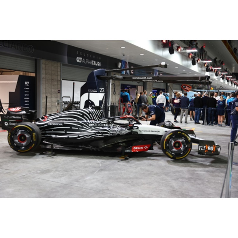 1/43 MINICHAMPS SCUDERIA ALPHATAURI AT04 - YUKI TSUNODA - LAS VEGAS GP 2023 Resin Car Model