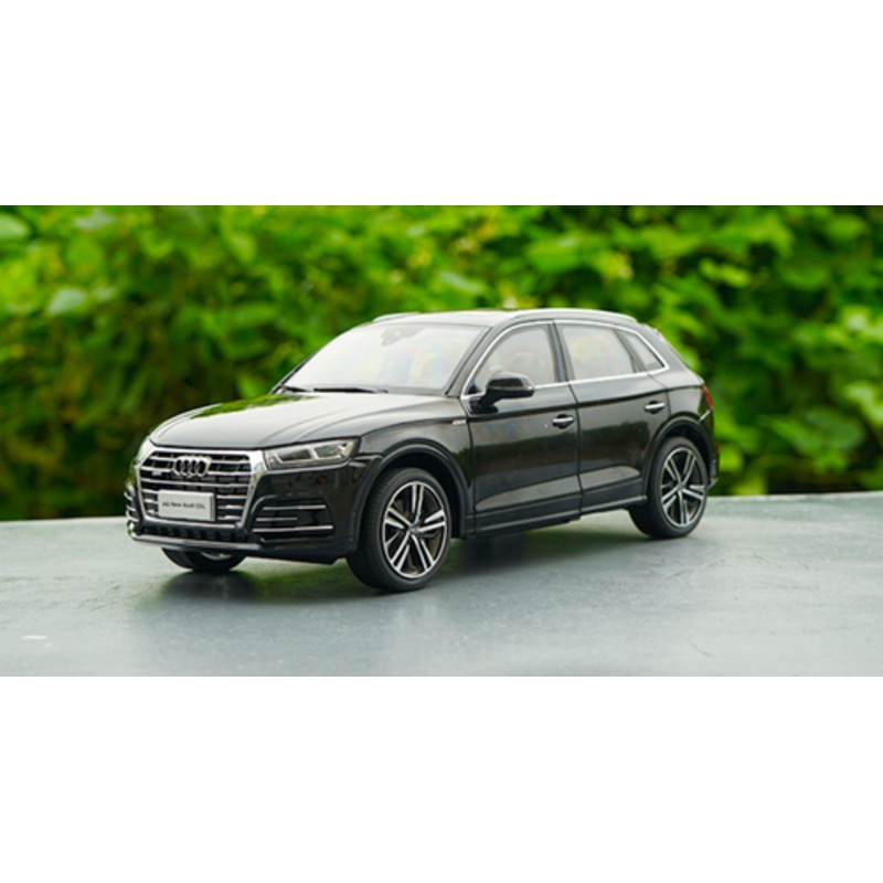 1/18 Dealer Edition Audi Q5 Q5L SQ5 2nd Generation (2018-Current) (Black) Diecast Car Model