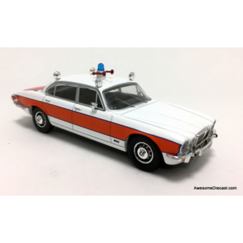 Vanguards 1:43 1976 Jaguar XJ6 Series 2, 4.2 litre: Avon & Somerset Constabulary