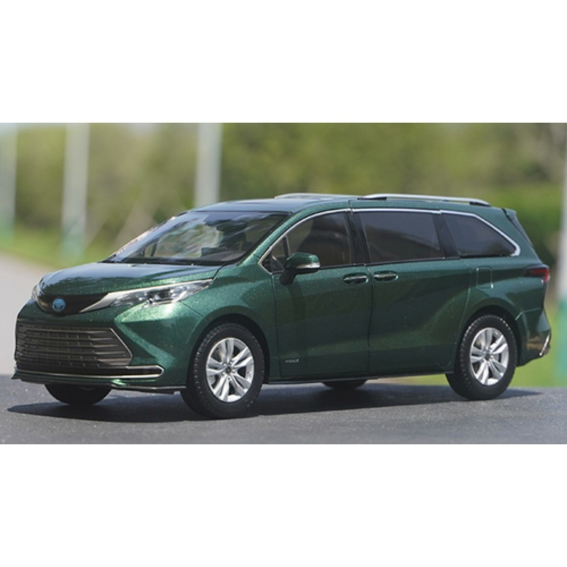 1/18 Dealer Edition Toyota Sienna 4th Generation (2020-Present) (Green) Diecast Car Model