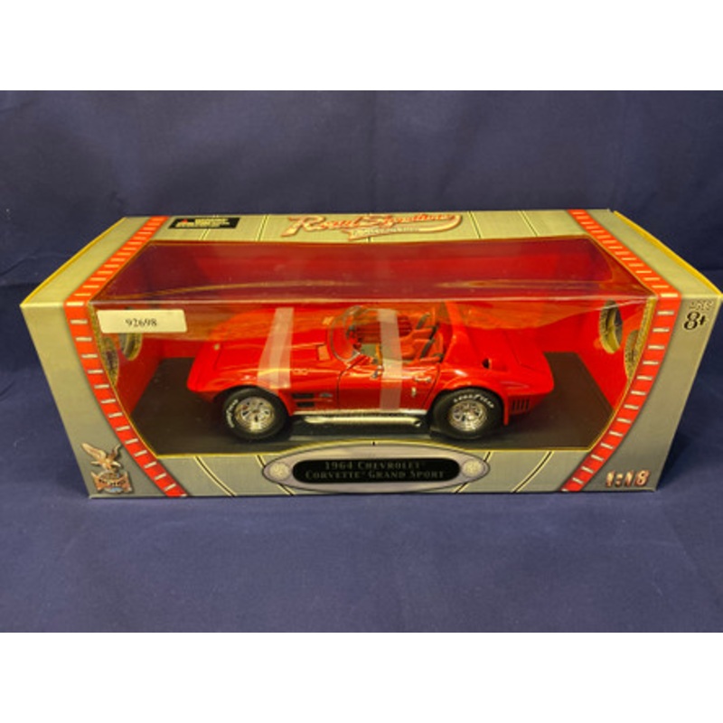 1/18 Road Signature 1964 Chevrolet Chevy Corvette C2 Grand Sport (Red) Diecast Car Model