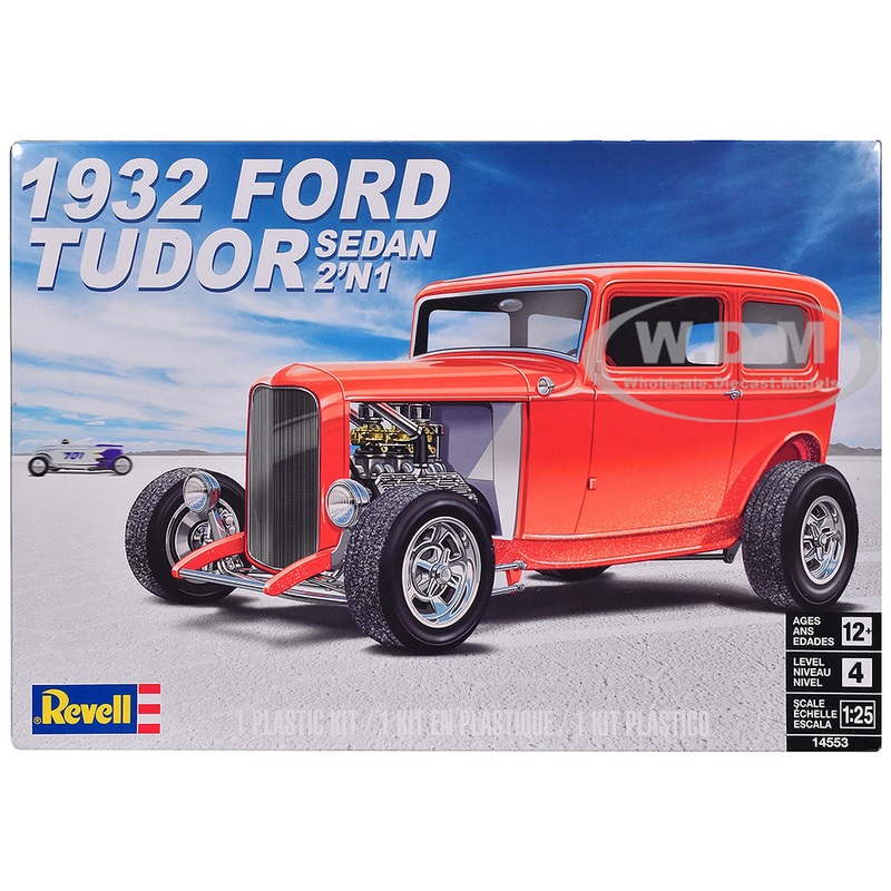 Level 4 Model Kit 1932 Ford Tudor Sedan 2-in-1 Kit 1/25 Scale Model by Revell