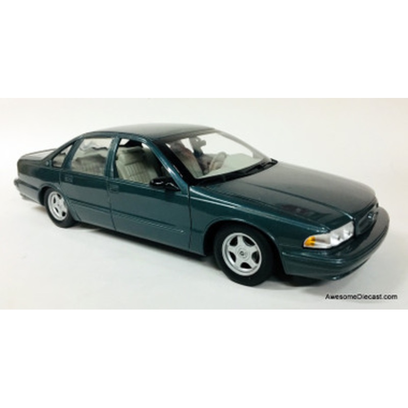 UT Models 1:18 1995 Chevrolet Impala SS, Gray/Green