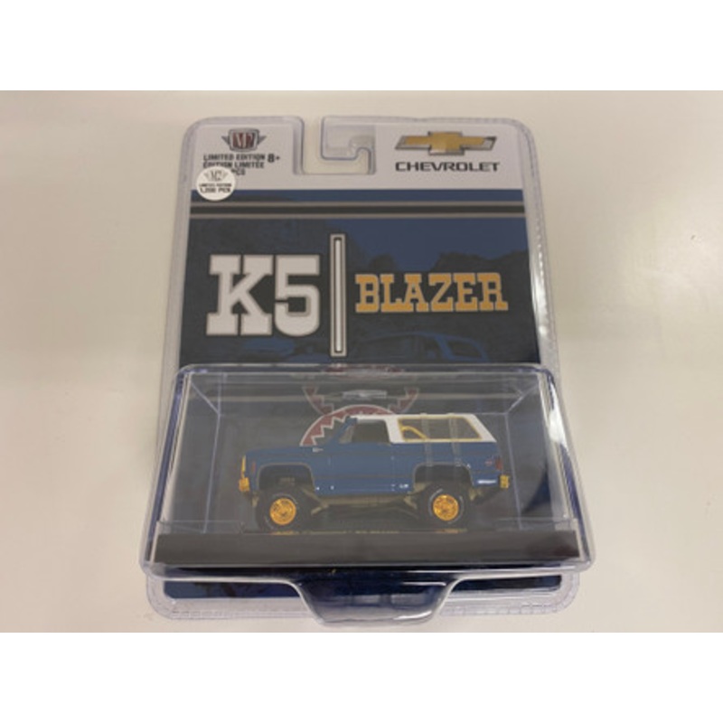 CHASE 1/64 M2 Machines 1973 Chevrolet K5 Blazer (Blue & White Top) with Golden Accent & Wheels Diecast Car Model