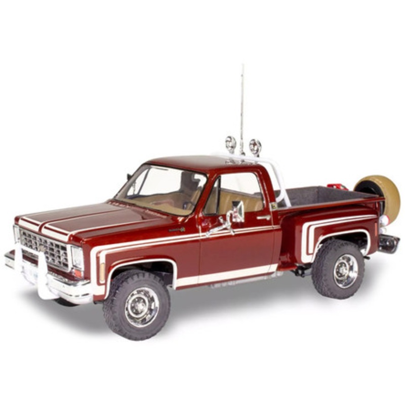 Level 4 Model Kit 1976 Chevrolet Sports Stepside 4x4 Pickup Truck 1/24 Scale Model by Revell