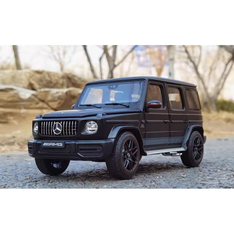 1/18 Minichamps Mercedes-Benz G-Class G63 AMG (Matte Black) Diecast Car Model