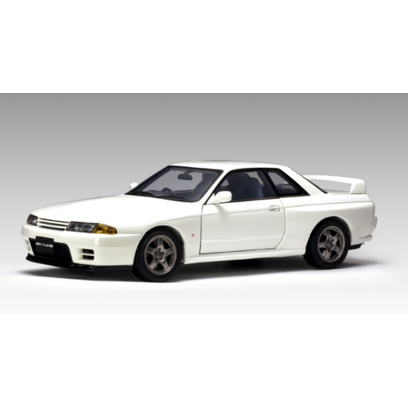1/18 AUTOart Nissan Skyline GT-R R32 N1 (Nismo Option Parts Version) Crystal White Diecast Car Model