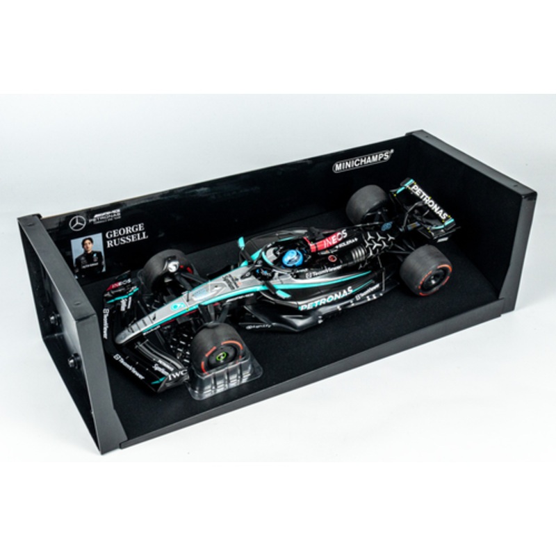 1/18 Minichamps 2024 Formula 1 Mercedes-AMG Petronas W15 E Performance George Russell #63 British GP with Flag Car Model