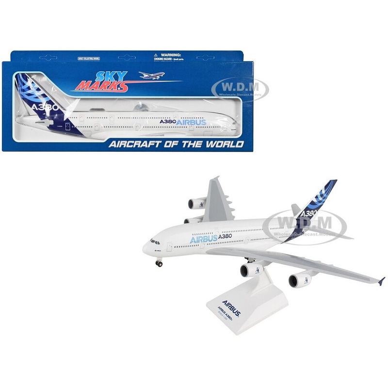 Airbus A380-800 Commercial Aircraft "Airbus" (F-WWDD) White with Dark Blue Tail (Snap-Fit) 1/200 Plastic Model by Skymarks