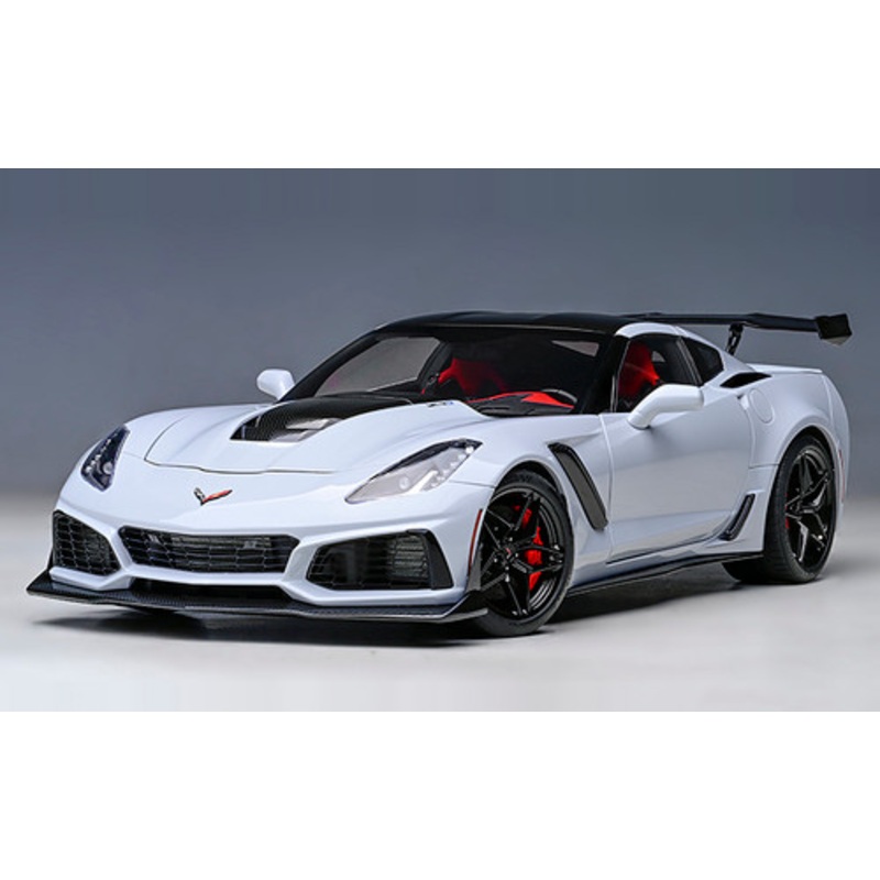 1/18 AUTOart 2019 Chevrolet Corvette ZR1 C7 (Ceramic Matrix Grey Metallic) Car Model