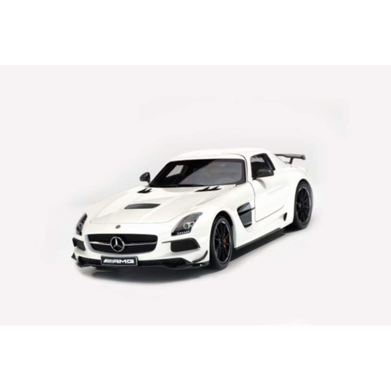 1/18 Minichamps Mercedes-Benz SLS AMG Black Series (White) Diecast Car Model