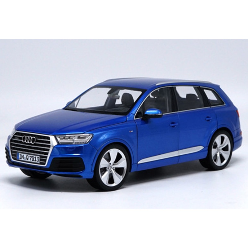 1/18 Minichamps 2015 Audi Q7 (Blue) Diecast Car Model Limited 299 Pieces