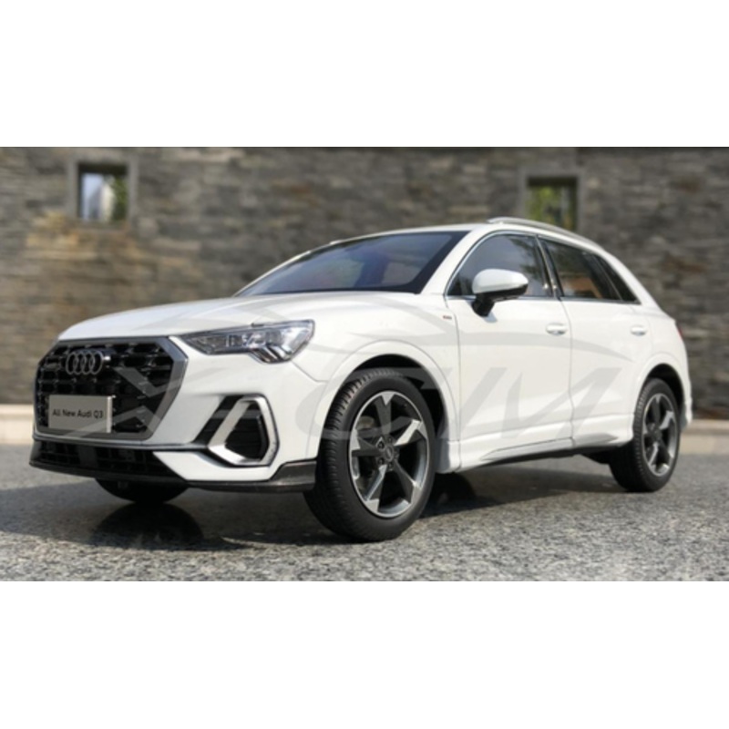1/18 Dealer Edition 2020 Audi Q3 (White) Diecast Car Model