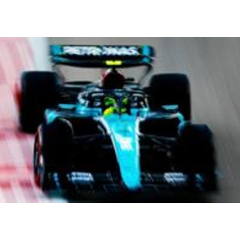 1/43 Spark 2024 Formula 1 Mercedes-AMG PETRONAS Formula One Team #44 F1 W15 E Performance 6th Place Singapore GP Lewis Hamilton Car Model