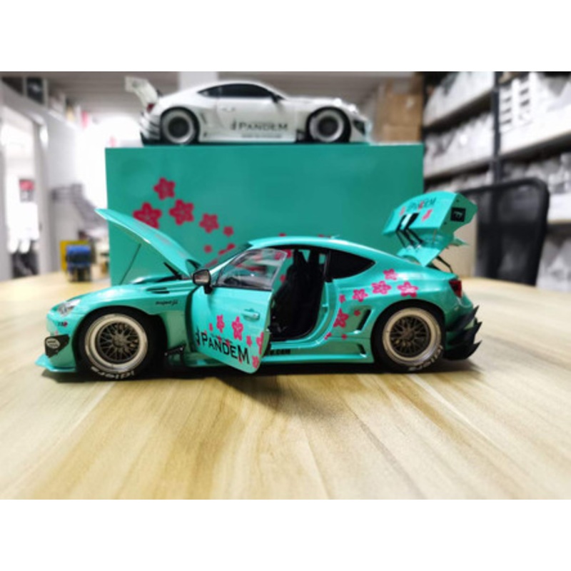 1/18 DCN Toyota 86 Pandem Sakura (Mint Green) Diecast Car Model